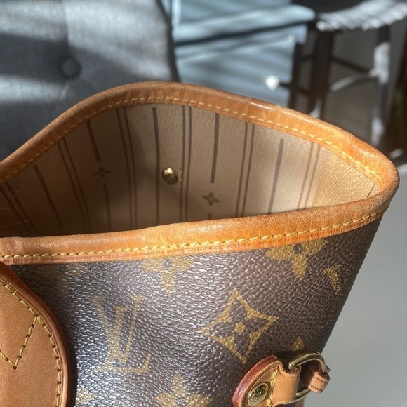 Louis Vuitton Neverfull MM Monogram - Picture 7 of 17
